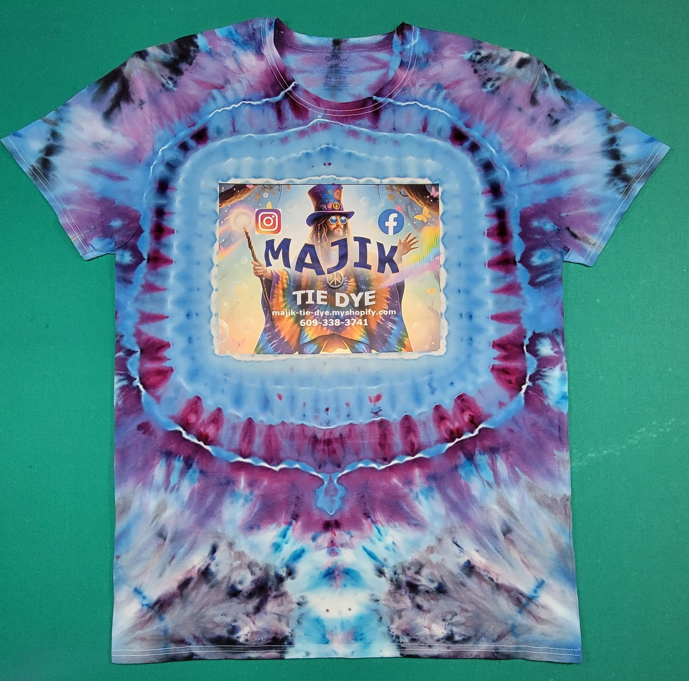 Colorful Majik Heat Transfer T-shirt, size XL