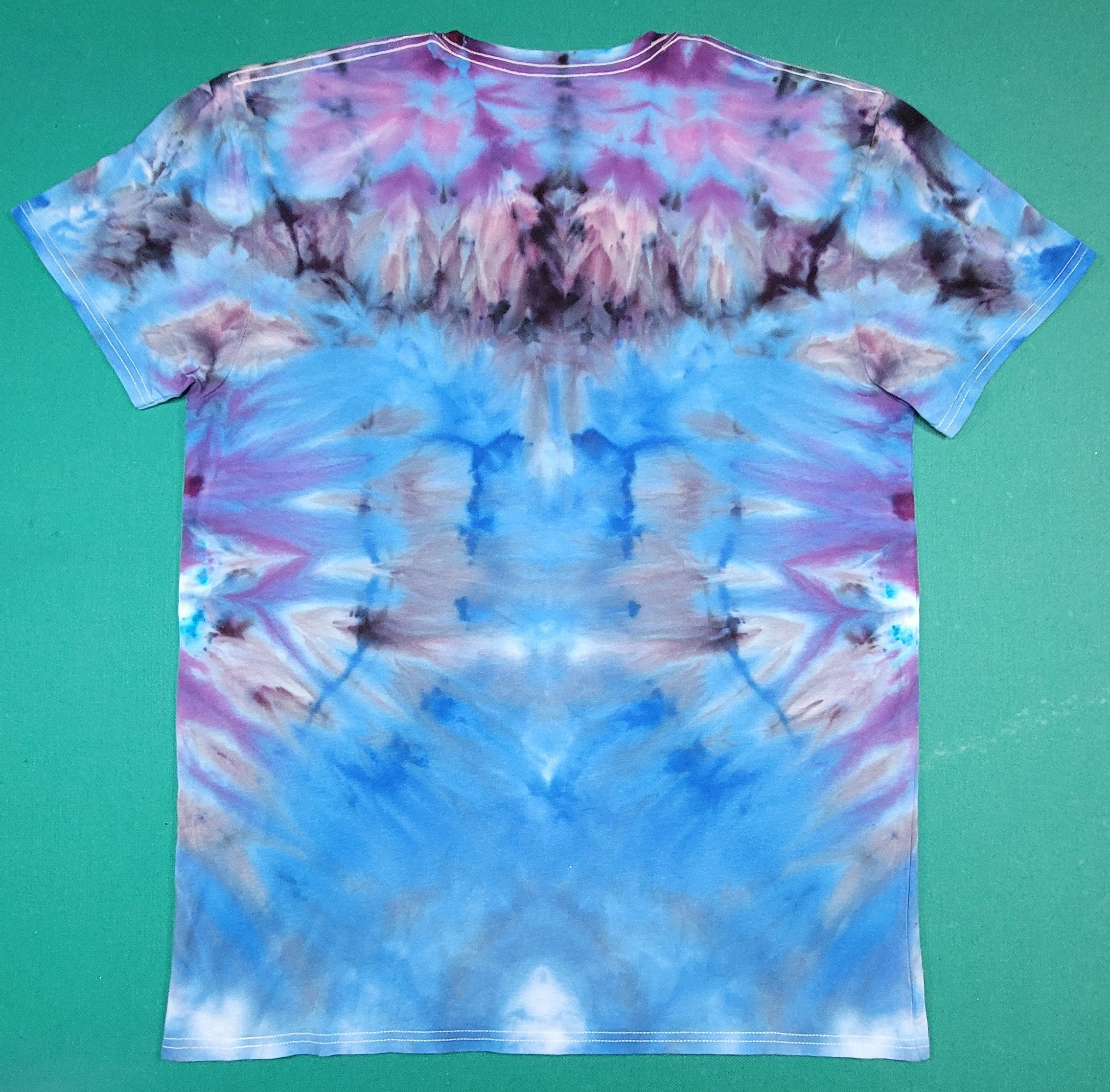 Colorful Majik Heat Transfer T-shirt, size XL