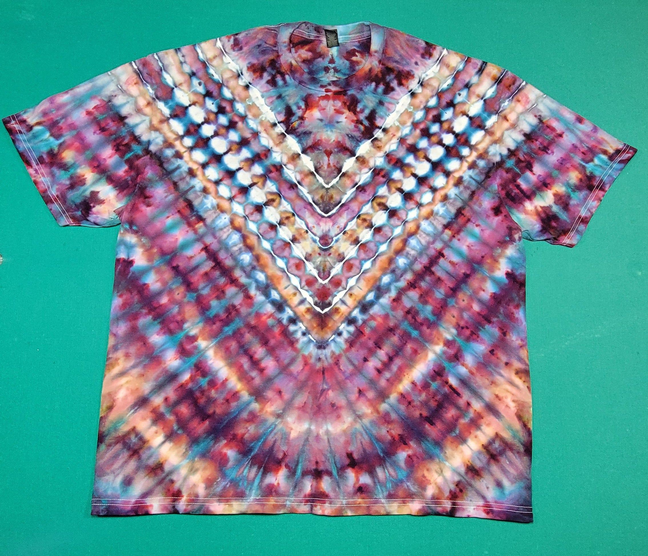 Colorful Ice Dye V Shape, size 2XL