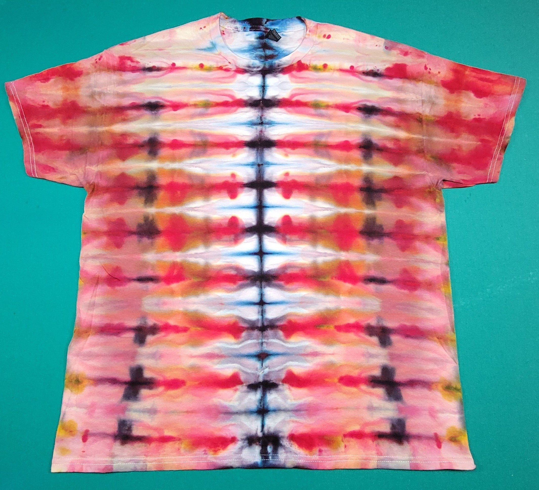 Colorful Spine Shape T-shirt, size XL